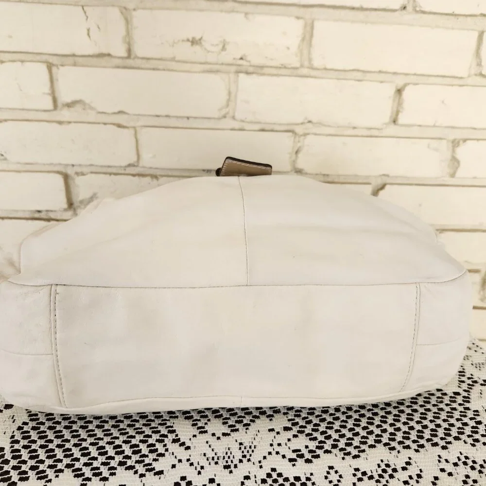 Coach Soho Cream & Gold Leather Shoiulder Bag Purse
